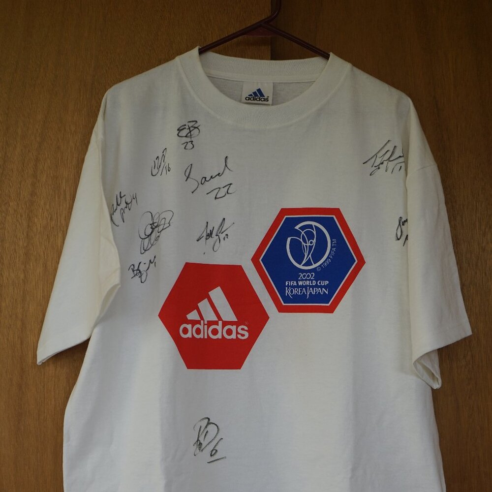 Vintage 2002 adidas FIFA World Cup Korea Japan Men's Large T-Shirt Signed #88387